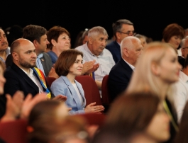 Președinta Maia Sandu a participat la inaugurarea sălii de concerte a Casei de Cultură din satul Puhoi, Ialoveni