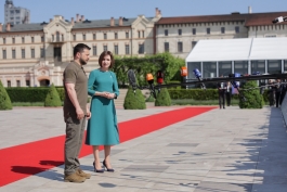 Глава государства встретилась со своим украинским коллегой Владимиром Зеленским, прибывшим на саммит Европейского политического сообщества