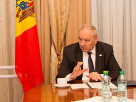 Moldovan president signs decrees appointing six magistrates