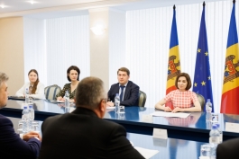Глава государства встретилась с Премьер-министром Румынии Марчелом Чолаку и Председателем Сената Николае Чукэ