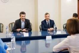 Глава государства провела дискуссию с Драгошем Тудораке и Анджеем Халицки