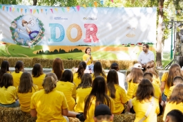 Președinta Maia Sandu s-a întâlnit cu copiii și tinerii care participă la Programul DOR 