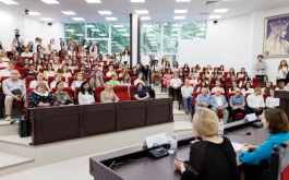 1 сентября  Президент Майя Санду побеседовала со студентами факультета журналистики МГУ