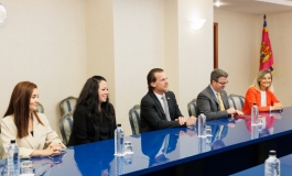 Президент Майя Санду приветствовала в Кишиневе писателя, режиссера и продюсера Джонатана Нолана