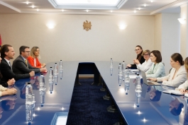 Președinta Maia Sandu l-a salutat la Chișinău pe scenaristul, regizorul și producătorul Jonathan Nolan