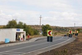 Șefa statului a vizitat satele Ignăței și Ghiduleni, din Rezina și a participat la deschiderea unui sector de drum renovat 