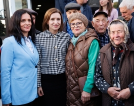 Președinta Maia Sandu a vorbit cu oamenii din comuna Vărzărești și din orașul Nisporeni