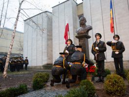 Moldovan president attends unveiling bust of Polish Marshal