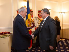 Президент Николае Тимофти удостоил  государственных наград группу граждан 