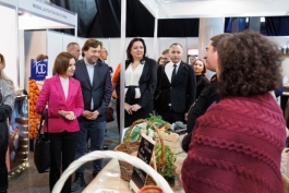 Șefa statului a vizitat expoziția „Antreprenor Expo” și a vorbit cu mai mulți oameni de afaceri  