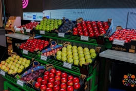 Președinta Maia Sandu s-a adresat mai multor producători și exportatori de fructe să pună umărul la proiectul de aderare europeană a țării