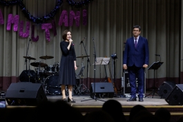  Глава государства посетила концерт в Кэлэрашь, организованный в рамках кампании «Домой на Рождество!»