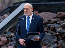 Șefa statului la mitingul de comemorare a victimelor Holocaustului: „Cerem iertare tuturor celor care au pătimit în casele lor și în casa noastră comună”