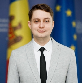 Igor Zaharov a fost numit în funcţia de consilier al șefei statului pentru afaceri europene și comunicare strategică, iar Olga Roşca preia mandatul pe politică externă
