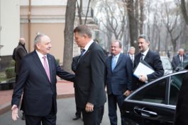Moldovan head of state meets Romanian president-elect