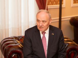 Președintele Nicolae Timofti a avut o întrevedere cu președintele ales al României, Klaus Iohannis