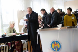 Președintele Nicolae Timofti a făcut un apel către cetățeni să iasă la vot pentru a decide viitorul țării