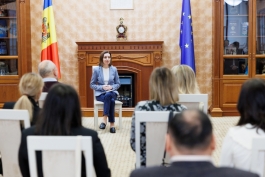 Președinta Maia Sandu a discutat cu mai mulți jurnaliști despre referendumul privind integrarea europeană a Republicii Moldova