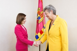Глава государства встретилась с европейским комиссаром по внутренним делам