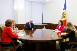 Сотрудничество в области обороны обсудили глава государства и председатель профильной Комиссии Сената Румынии Николета Паулюк