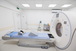 Президент Майя Санду приняла участие в церемонии ввода в действие первого томографа, оснащенного системой искусственного интеллекта