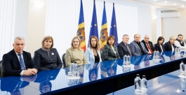 Глава государства обсудила с преподавателями референдум о вступлении Молдовы в ЕС