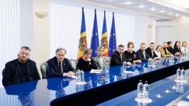  Президент Майя Санду обсудила референдум о вступлении в ЕС с группой   деятелей культуры