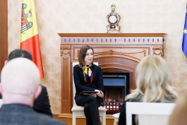 Președinta Maia Sandu a discutat cu mai mulți oameni de cultură despre referendumul privind aderarea la UE 