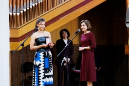 Președinta Maia Sandu i-a înmânat violonistei Alexandra Conunova  titlul onorific de ,,Artist al Poporului”