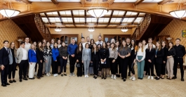 Глава государства встретилась с группой молдавских студентов, обучающихся в Румынии