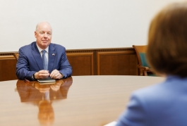 Șefa statului i-a acordat Ambasadorul SUA la Chișinău, Kent Logsdon, „Ordinul de Onoare”