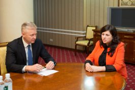 Moldovan president appoints three judges