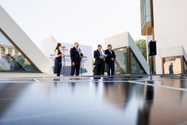 Здание Президентуры переходит на «зеленую» энергетику при поддержке USAID. 114 фотоэлектрических панелей установлены на крыше учреждения
