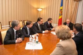 Moldovan president signs decree on convening in meeting new parliament