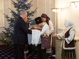 Președintele Nicolae Timofti a primit în Ajunul Crăciunului pe stil nou cete de colindători