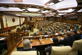 Moldovan president participates in parliament's foundation meeting