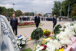 По случаю Дня независимости Республики Молдова глава государства поздравила граждан и поблагодарила президентов стран Балтии, посетивших Кишинев, за их усиленную поддержку нашей страны