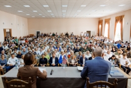 Президент Майя Санду на встрече с жителями города Яловень: «Шаг за шагом мы добиваемся побед, которые в совокупности означают огромный скачок в развитии нашей страны»