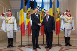 Președintele Nicolae Timofti a purtat o convorbire telefonică cu președintele României, Klaus Iohannis