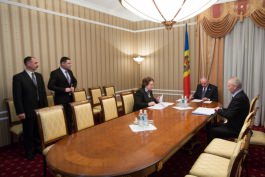 Президент Николае Тимофти подписал указы о назначении на должности восьми судей