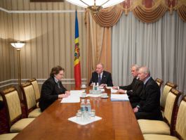 Moldovan president signs decrees appointing eight magistrates