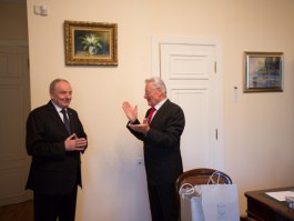 Президент Николае Тимофти поздравил Петра Лучинского с днем рождения