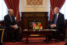 Președintele Nicolae Timofti a primit scrisorile de acreditare din partea ambasadorului SUA, James D. Pettit