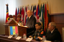 Президент Николае Тимофти представил нового министра обороны Виорела Чиботару офицерам и работникам ведомства