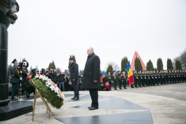 President Nicolae Timofti attends events dedicated to Remembrance Day