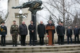 President Nicolae Timofti attends events dedicated to Remembrance Day