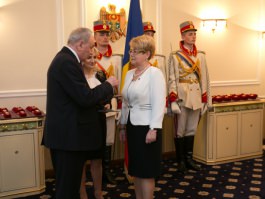 Президент Николае Тимофти вручил группе граждан государственные награды 