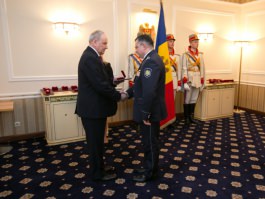 Президент Николае Тимофти вручил группе граждан государственные награды 