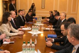 Президент Николае Тимофти встретился с  министром иностранных дел Турции Мевлютом Чавушоглу