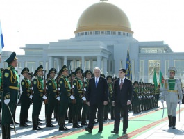 Președintele Nicolae Timofti a avut o întrevedere cu omologul său turkmen, Gurbangulî Berdîmuhamedov